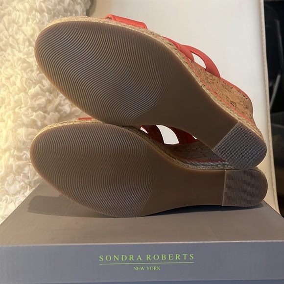 Sondra Roberts Angie Wedge - Picture 9 of 10